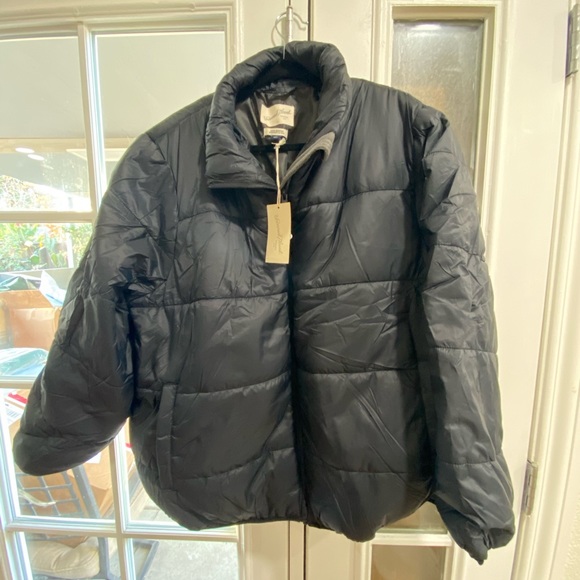 Universal Thread Black Puffer Jacket - Picture 5 of 6